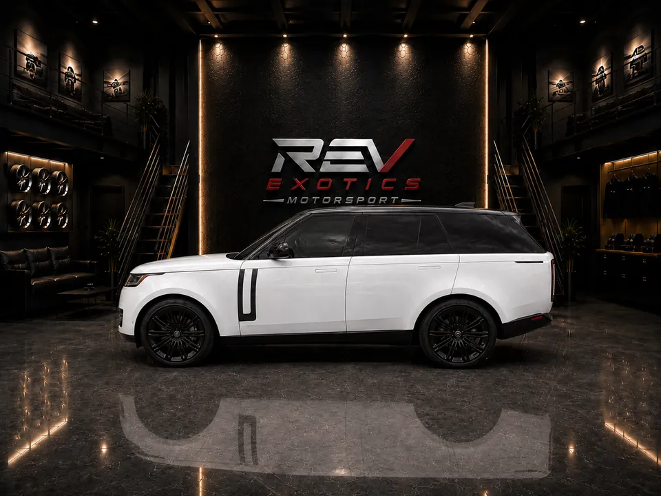 2025 Land Rover Range Rover P400 SE — frame 2