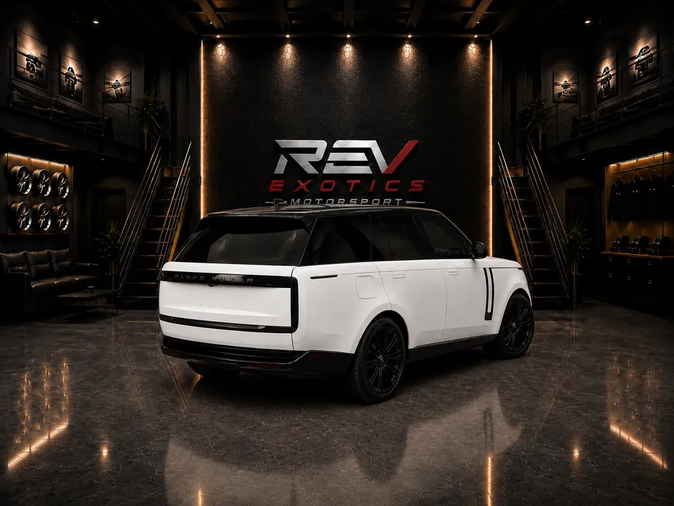 2025 Land Rover Range Rover P400 SE — frame 3