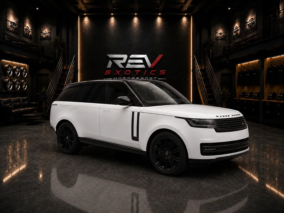 2025 Land Rover Range Rover P400 SE — frame 4