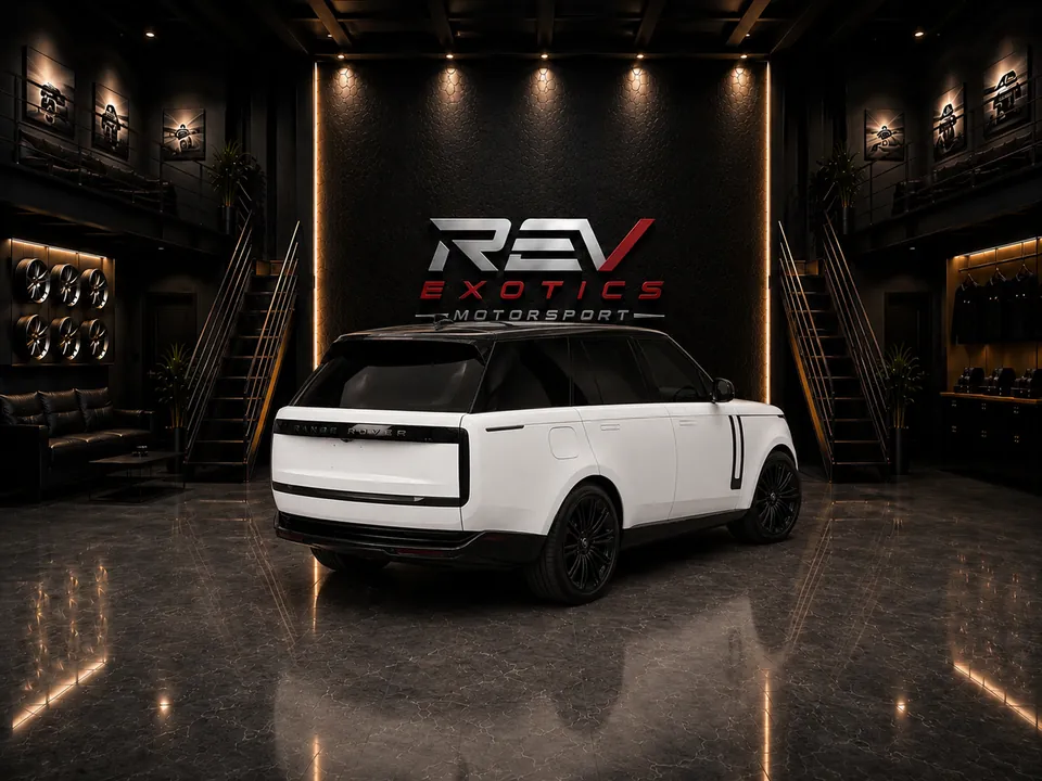 2025 Land Rover Range Rover P400 SE — frame 6